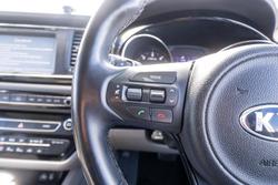 2017 Kia Carnival SLi