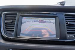 2017 Kia Carnival SLi