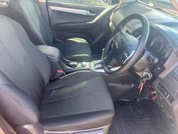 2017 Isuzu D-MAX LS-M