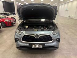 2022 Toyota Kluger GX