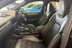 2022 Porsche Cayenne Platinum Edition