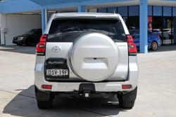 2017 Toyota Landcruiser Prado Kakadu GDJ150R 4X4 Dual Range Silver Pearl