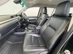 2021 Toyota Hilux SR5