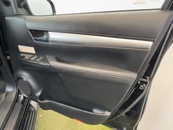 2021 Toyota Hilux SR5