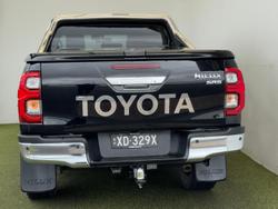 2021 Toyota Hilux SR5