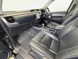 2021 Toyota Hilux SR5