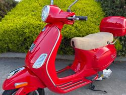 2012 VESPA LX 150 Red