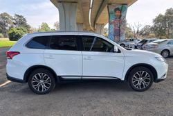 2016 Mitsubishi Outlander LS