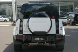 2025 Land Rover Defender 110 P525 V8 L663 MY25.5 AWD Fuji White