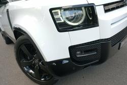 2025 Land Rover Defender 110 P525 V8 L663 MY25.5 AWD Fuji White