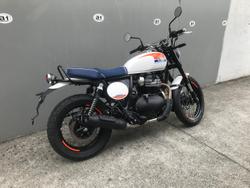 2025 Royal Enfield
Bear 650