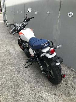 2025 Royal Enfield
Bear 650