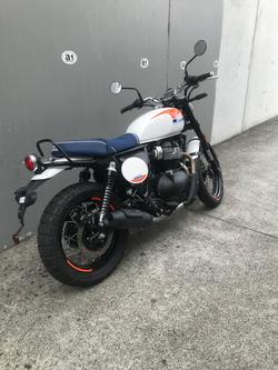 2025 Royal Enfield
Bear 650