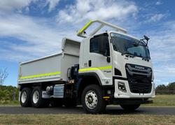 2025 Isuzu Fvz 260-300 White
