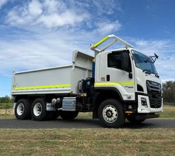 2025 Isuzu Fvz 260-300 White