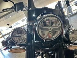 2025 BMW Motorrad R 18 CLASSIC HIGHLINE RACING RED