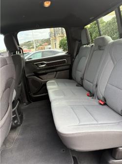 2024 RAM 1500 Big Horn (5-7 Tub)