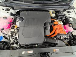 2025 Hyundai
                i30 Elite Hybrid