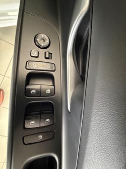 2025 Hyundai
                i30 Elite Hybrid