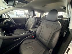 2025 Hyundai
                i30 Elite Hybrid