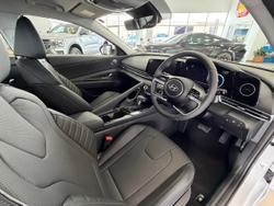 2025 Hyundai
                i30 Elite Hybrid