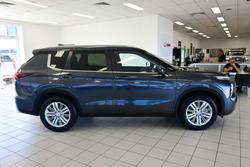 2025 Mitsubishi Outlander LS