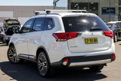 2016 Mitsubishi Outlander LS