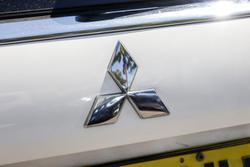 2016 Mitsubishi Outlander LS