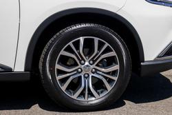 2016 Mitsubishi Outlander LS