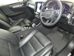 2022 Volvo XC40 Plus B4