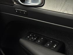 2022 Volvo XC40 Plus B4