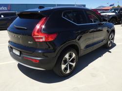 2022 Volvo XC40 Plus B4