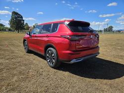 2025 Mitsubishi Outlander LS