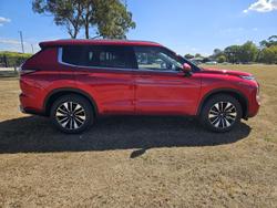 2025 Mitsubishi Outlander LS