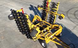 0 SERAFIN ULTISOW S1260 CENTRE ONLY HI LIFT SINGLE DISC SEEDER YELLOW