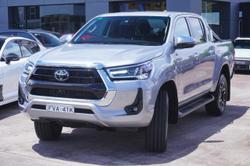 2023 Toyota Hilux SR5