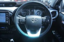 2023 Toyota Hilux SR5