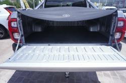 2023 Toyota Hilux SR5