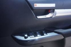 2023 Toyota Hilux SR5