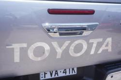 2023 Toyota Hilux SR5