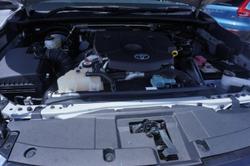 2023 Toyota Hilux SR5