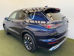 2025 Mitsubishi Outlander LS