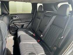 2025 Mitsubishi Outlander Exceed