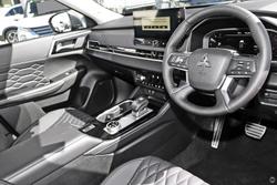 2025 Mitsubishi Outlander Exceed