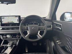 2025 Mitsubishi Outlander Exceed