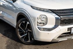 2022 Mitsubishi Outlander Exceed Tourer