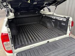 2016 Nissan Navara ST-X D23 4x2 White Diamond