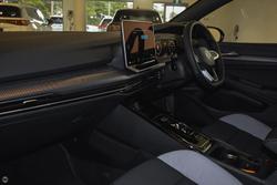 2025 Volkswagen Golf 110TSI R-Line