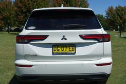 2022 Mitsubishi Outlander ES ZM MY23 White