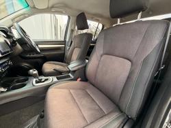 2017 Toyota Hilux SR5